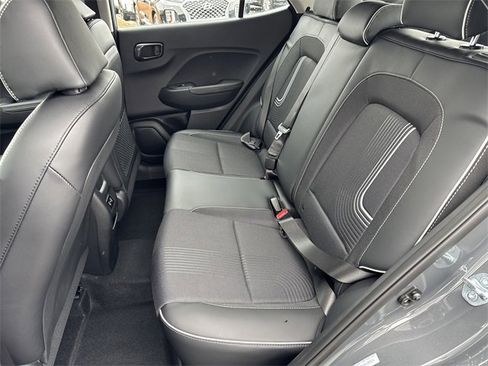New 2025 Hyundai Venue Limited image 12