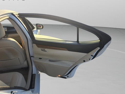 Used 2015 Lexus ES 300h w/ Navigation System Package image 27