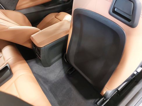 Used 2023 BMW 230i xDrive Coupe w/ Premium Package image 11