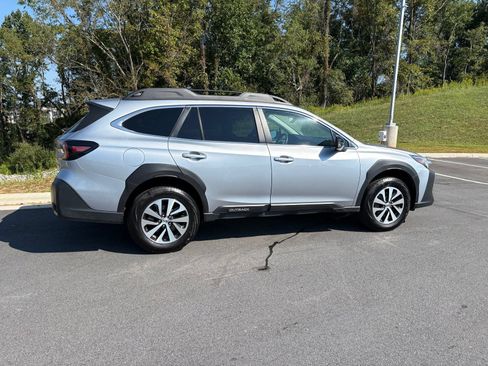 Certified 2025 Subaru Outback Premium w/ Popular Package #1 AWD/4WD image 8