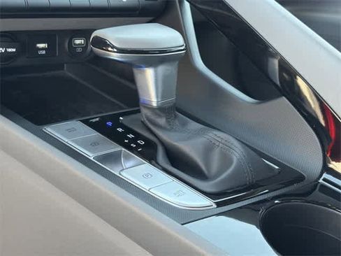 Certified 2022 Hyundai Elantra SEL w/ Convenience Package image 23