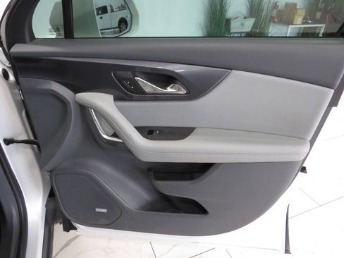 Used 2020 Chevrolet Blazer LT w/ Sound & Technology Package FWD image 32