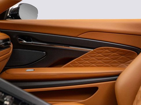 Used 2026 Aston Martin DB12 Convertible image 16