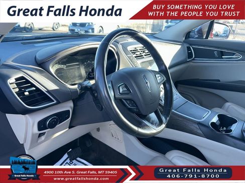 Used 2017 Lincoln MKX Reserve w/ Driver Assistance Package image 13
