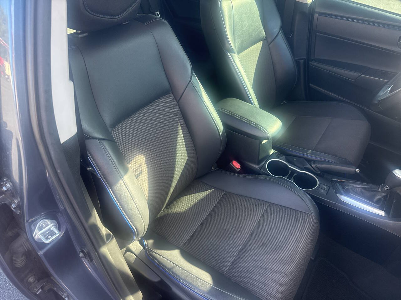 Used 2017 Toyota Corolla SE w/ Carpet Mat Package (TMS) FWD image 26