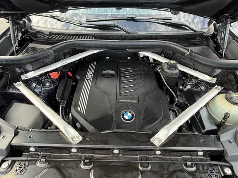 Used 2019 BMW X5 xDrive40i w/ M Sport Package image 29