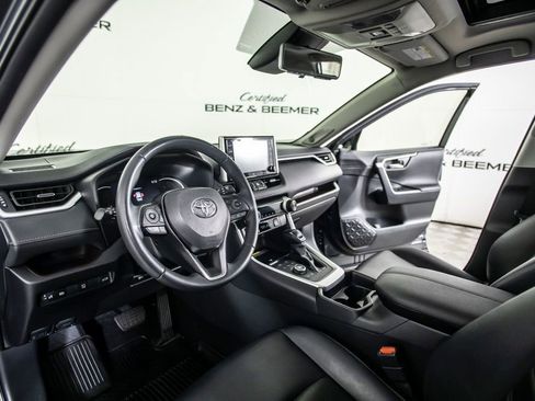 Used 2019 Toyota RAV4 Limited image 20