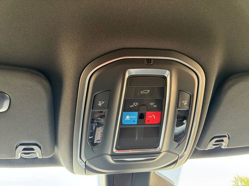 New 2026 Jeep Grand Wagoneer 2WD image 10