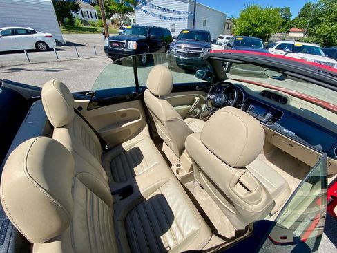 Used 2013 Volkswagen Beetle 2.0T FWD image 10