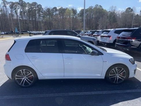 Used 2017 Volkswagen GTI Sport image 11
