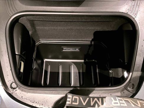 Used 2025 Porsche 718 Cayman w/ Premium Package image 24