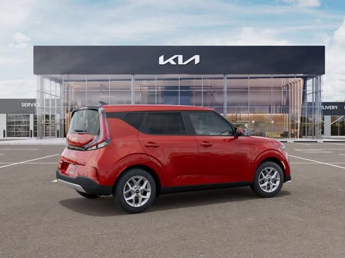 Used 2025 Kia Soul LX w/ LX Technology Package FWD image 6