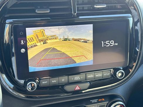 Used 2023 Kia Soul GT-Line image 23