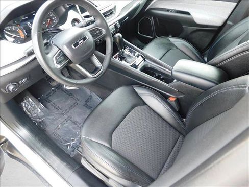 Used 2024 Jeep Compass Latitude AWD/4WD image 16