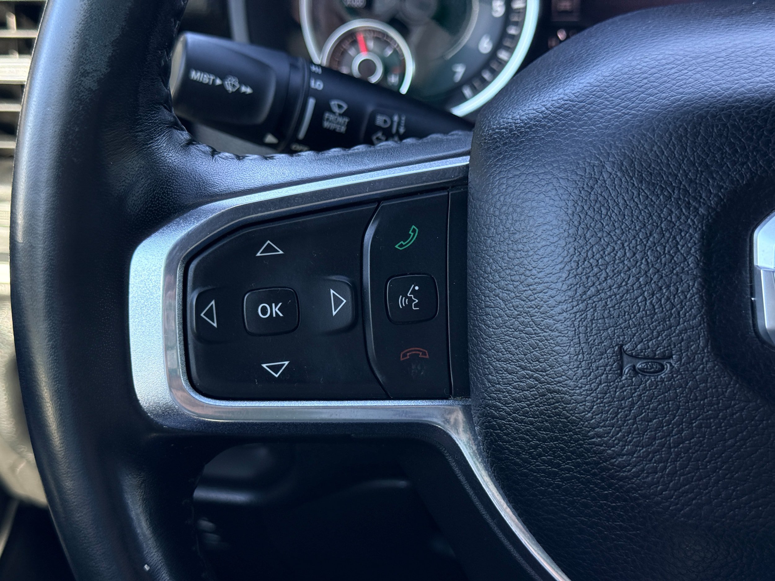 Used 2021 RAM 1500 Laramie AWD/4WD image 12
