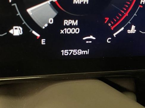 Used 2025 GMC Yukon XL AT4 Ultimate AWD/4WD image 15