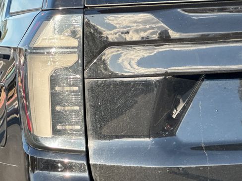 Used 2025 Chevrolet Suburban Premier image 50