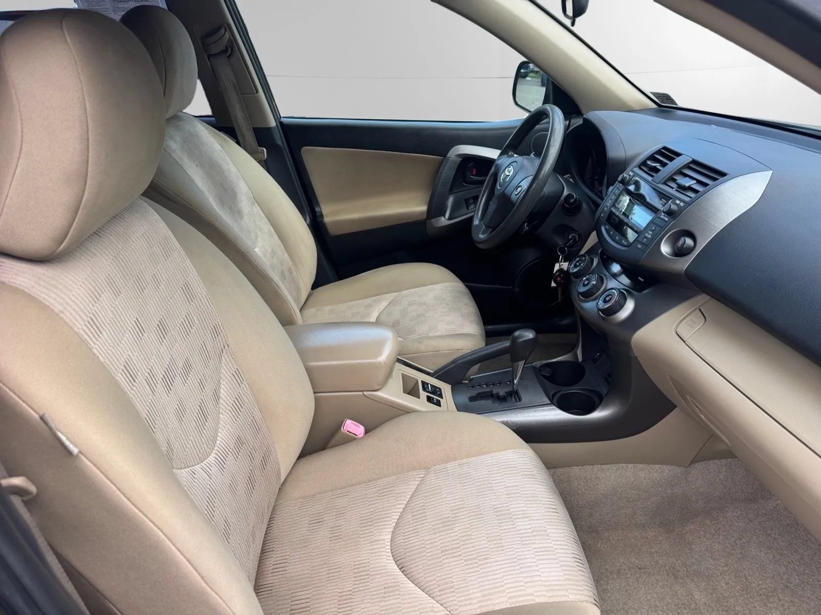 Used 2011 Toyota RAV4 4WD w/ Base L4 Extra Value Pkg image 16