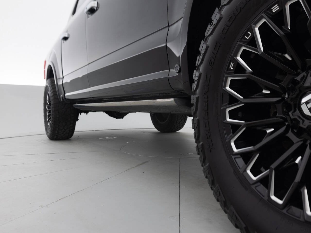 Used 2018 Ford F150 Platinum w/ Equipment Group 701A Luxury AWD/4WD image 26
