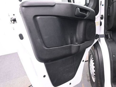 Used 2025 RAM ProMaster 2500 w/ Convenience Group FWD image 9