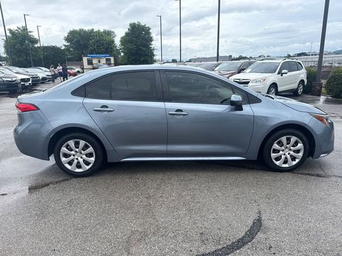 Used 2021 Toyota Corolla LE FWD image 6