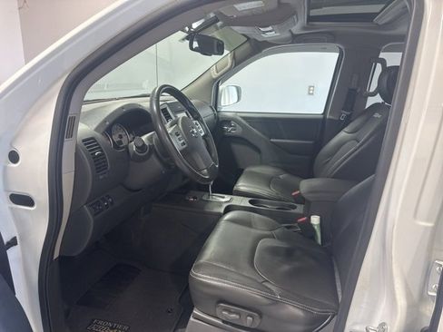 Used 2021 Nissan Frontier PRO-4X w/ Pro-4x Utility Package image 12