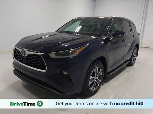 Used 2021 Toyota Highlander XLE AWD/4WD image 1