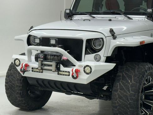 Used 2018 Jeep Wrangler Unlimited Sport S image 9