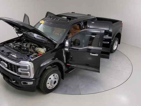 Certified 2024 Ford F450 Platinum w/ FX4 Off-Road Package AWD/4WD image 60