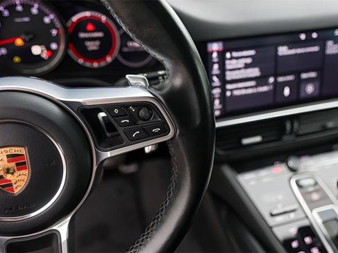 Used 2020 Porsche Cayenne S image 9
