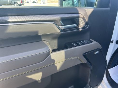 Used 2024 Chevrolet Silverado 2500 ZR2 w/ Technology Package image 30