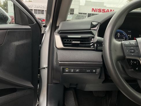 Used 2025 Toyota Camry LE image 25