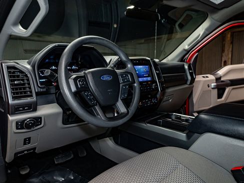 Used 2022 Ford F450 XLT w/ XLT Premium Package image 17