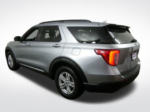 Used 2020 Ford Explorer XLT w/ Equipment Group 202A AWD/4WD image 7