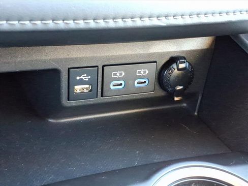 Used 2022 Toyota Highlander XLE image 23