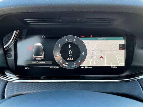 Used 2023 Land Rover Range Rover Evoque R-Dynamic S image 16