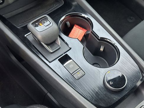 Used 2024 Nissan Rogue S image 30