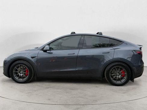 Used 2022 Tesla Model Y Performance image 2