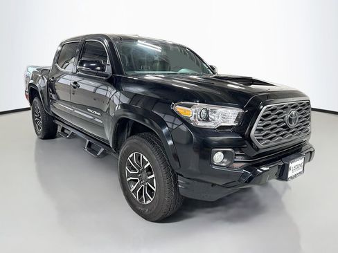 Used 2022 Toyota Tacoma TRD Sport AWD/4WD image 3