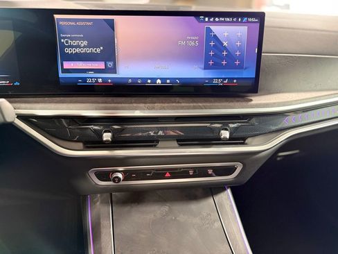 Used 2025 BMW X5 sDrive40i w/ Climate Comfort Package image 19