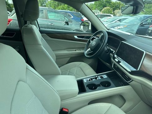 Used 2024 Volkswagen Atlas SE AWD/4WD image 10