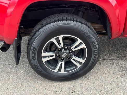 Used 2019 Toyota Tacoma TRD Sport w/ Technology Package AWD/4WD image 38