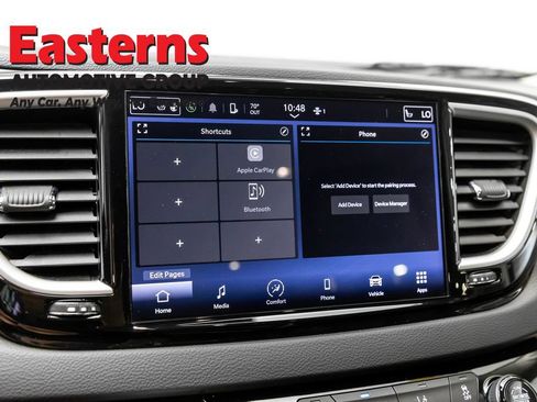 Used 2024 Chrysler Pacifica Touring-L FWD image 19