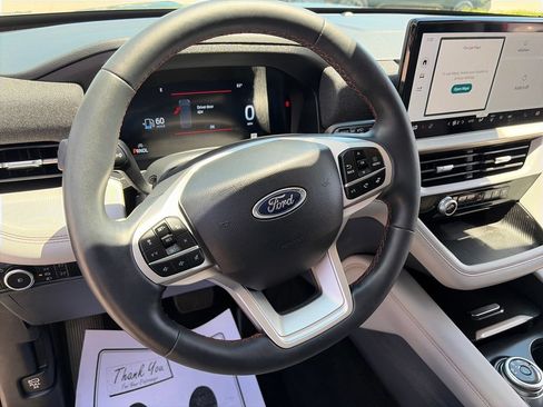 Used 2025 Ford Explorer Active w/ Active Comfort Package AWD/4WD image 20