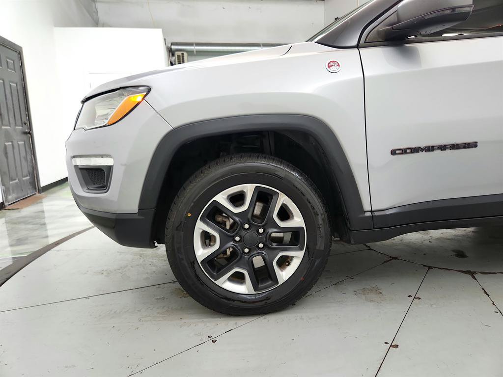 Used 2018 Jeep Compass Trailhawk AWD/4WD image 28