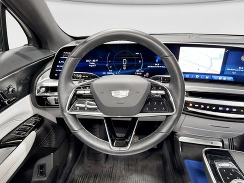 Used 2024 Cadillac Lyriq Luxury w/ LPO, Floor Liner Package AWD/4WD image 7
