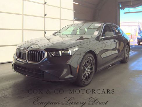 Used 2026 BMW 530i xDrive AWD/4WD image 1