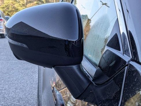 New 2025 Nissan Rogue Platinum w/ Platinum Premium Package image 11