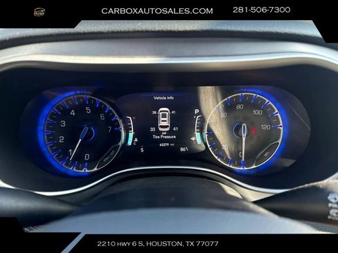 Used 2021 Chrysler Pacifica Touring w/ S Appearance Package FWD image 13