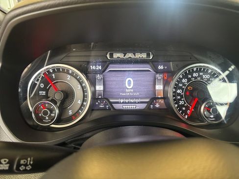 Used 2022 RAM 1500 Big Horn AWD/4WD image 13